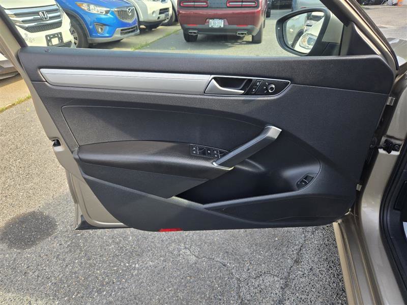 Used 2016 Volkswagen Passat 1.8T S image 27