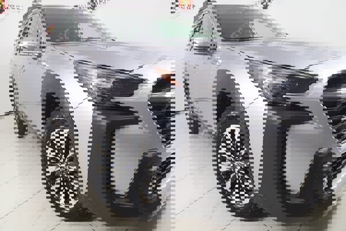 Used 2025 Subaru Outback Touring XT image 19