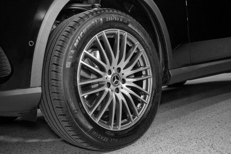 Certified 2026 Mercedes-Benz GLC 300 image 9