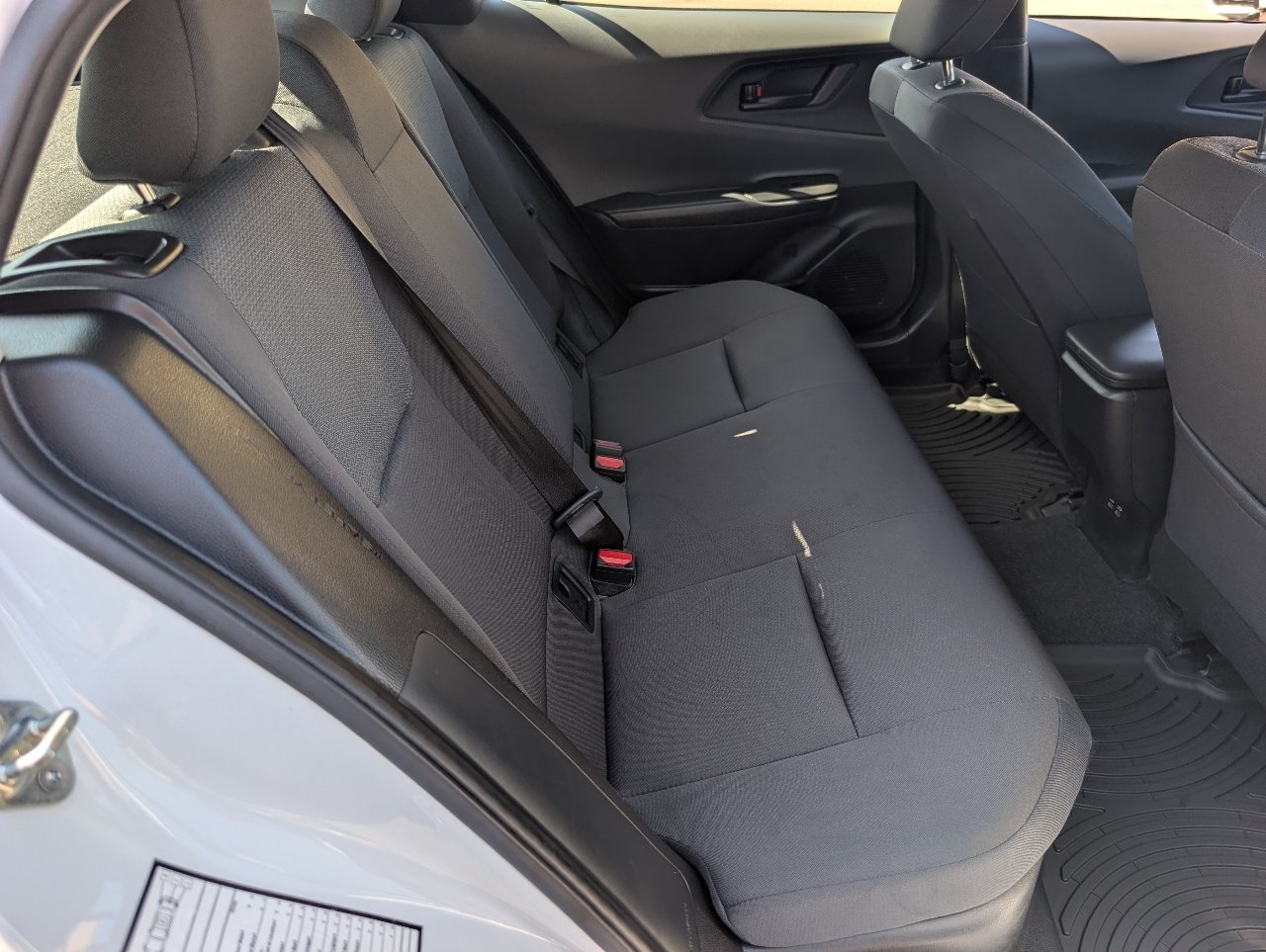 Used 2025 Toyota Prius LE FWD image 5