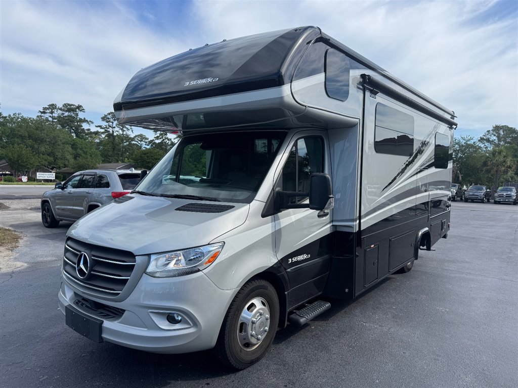 Used 2022 Mercedes-Benz Sprinter 3500 image 2