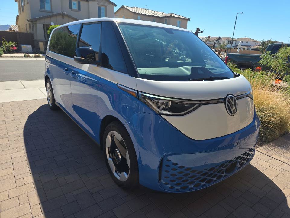 Used 2025 Volkswagen ID. Buzz Pro S Plus AWD/4WD image 4