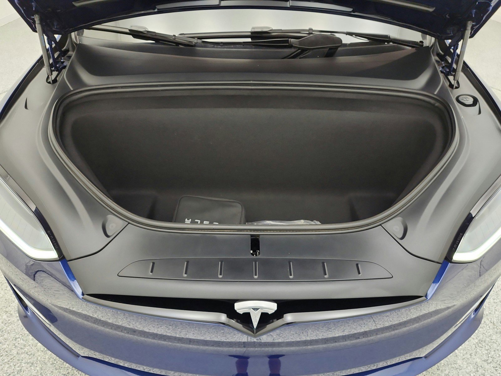 Used 2024 Tesla Model X image 16