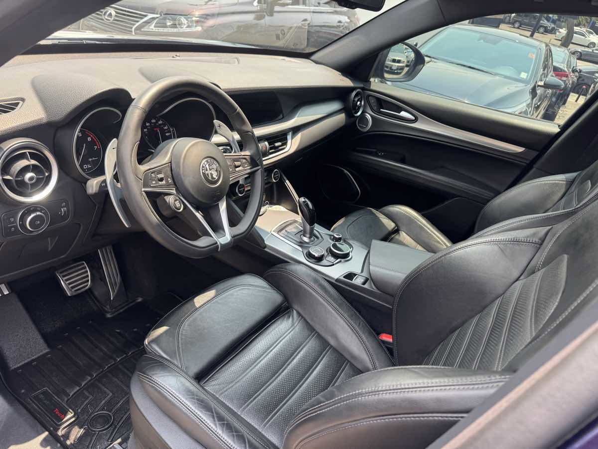 Used 2018 Alfa Romeo Stelvio Ti Sport image 10