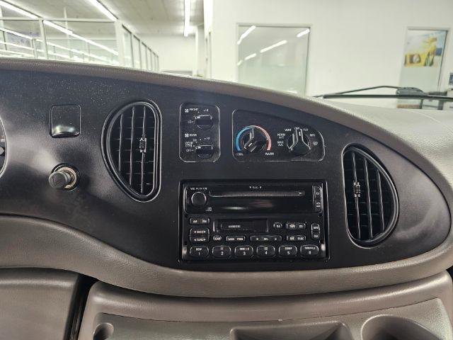 Used 2000 Ford E-150 and Econoline 150 Wagon image 14