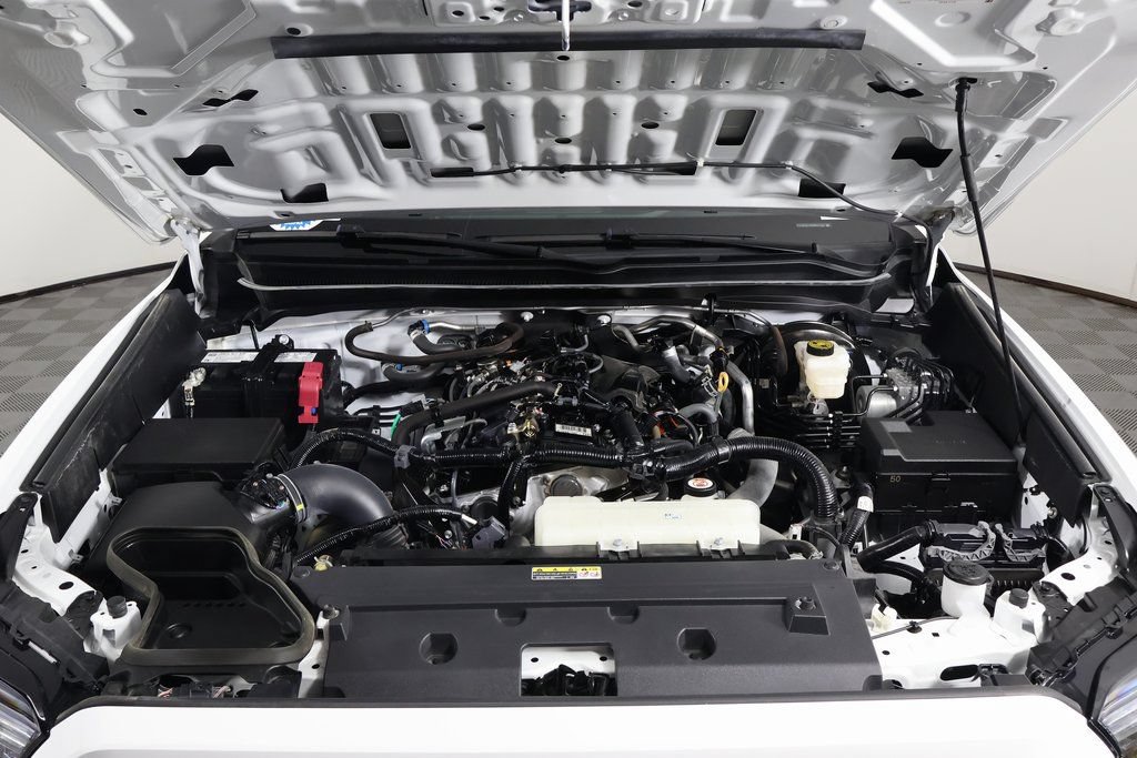 Used 2024 Toyota Tacoma SR5 AWD/4WD image 15
