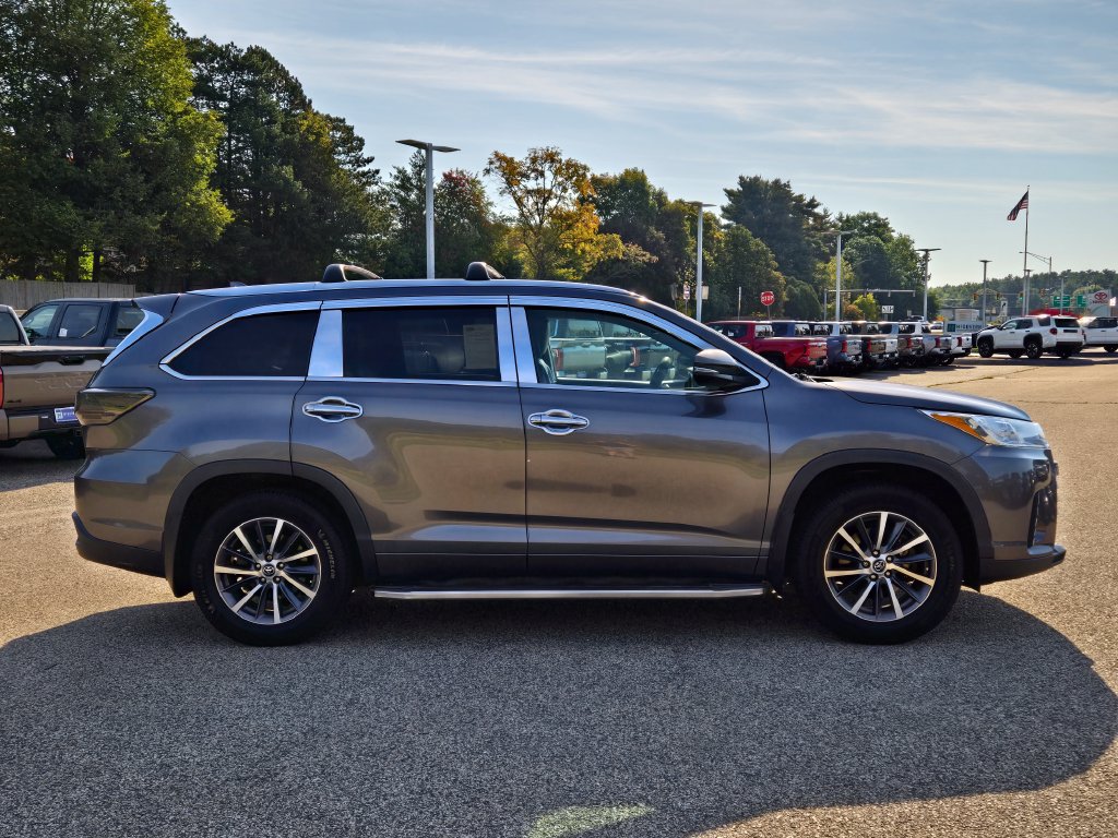 Used 2018 Toyota Highlander XLE AWD/4WD image 6