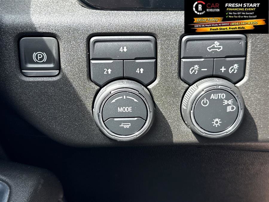 Used 2024 Chevrolet Silverado 2500 LT AWD/4WD image 56