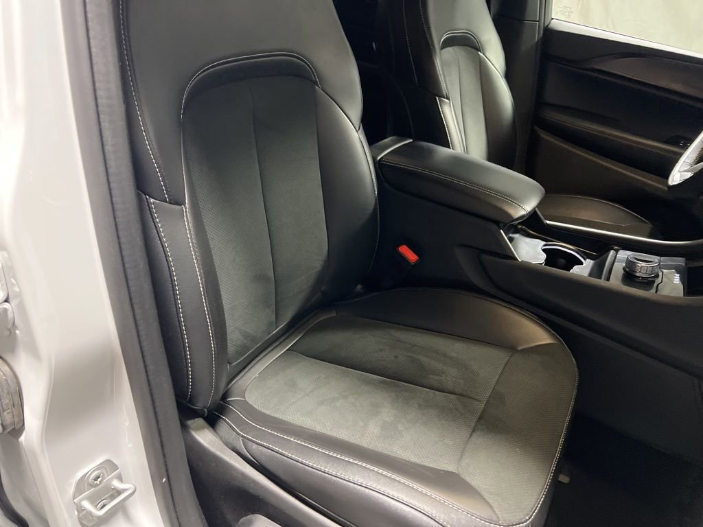 Used 2025 Jeep Grand Cherokee Altitude image 10