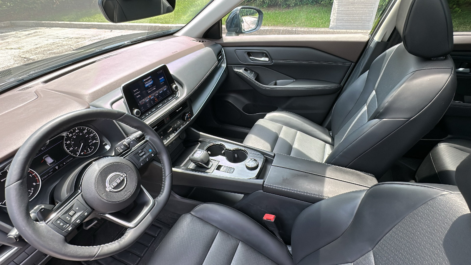 Certified 2023 Nissan Rogue SV w/ SV Premium B Package AWD/4WD image 21