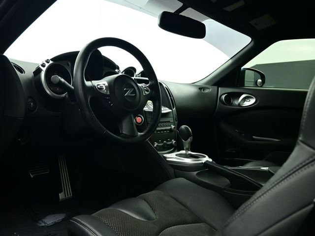 Used 2020 Nissan 370Z Touring Sport image 2