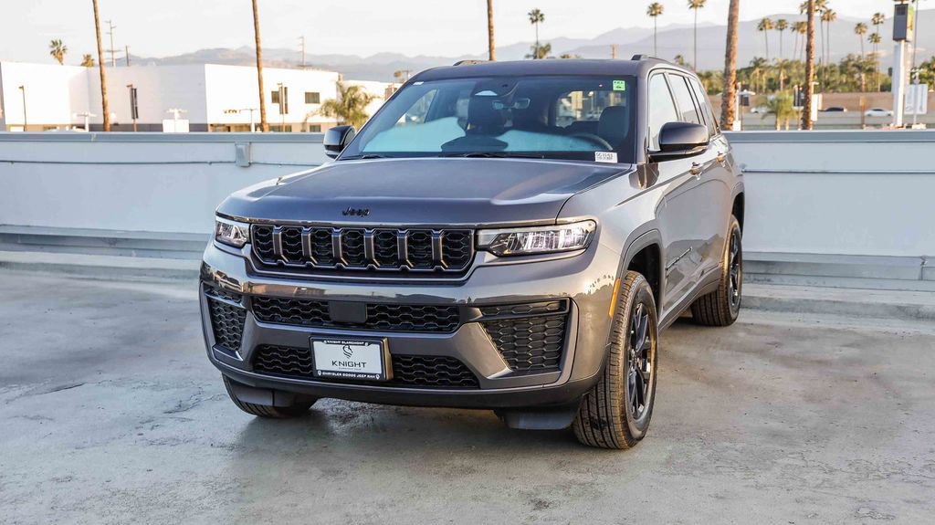 New 2026 Jeep Grand Cherokee Altitude RWD image 4