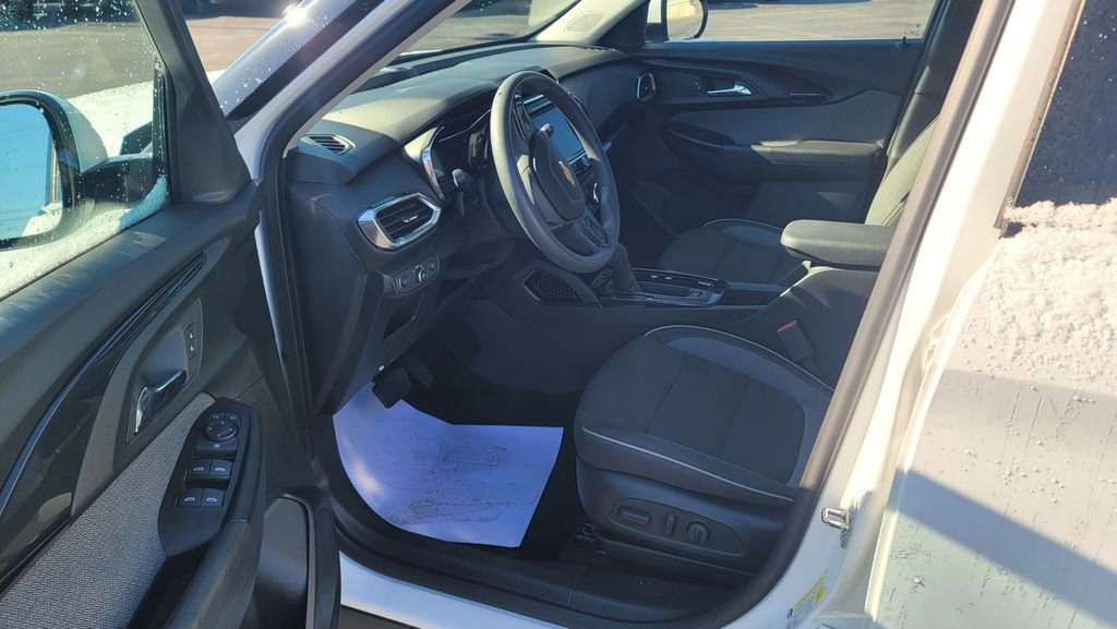 Used 2023 Chevrolet TrailBlazer LT w/ Convenience Package image 18