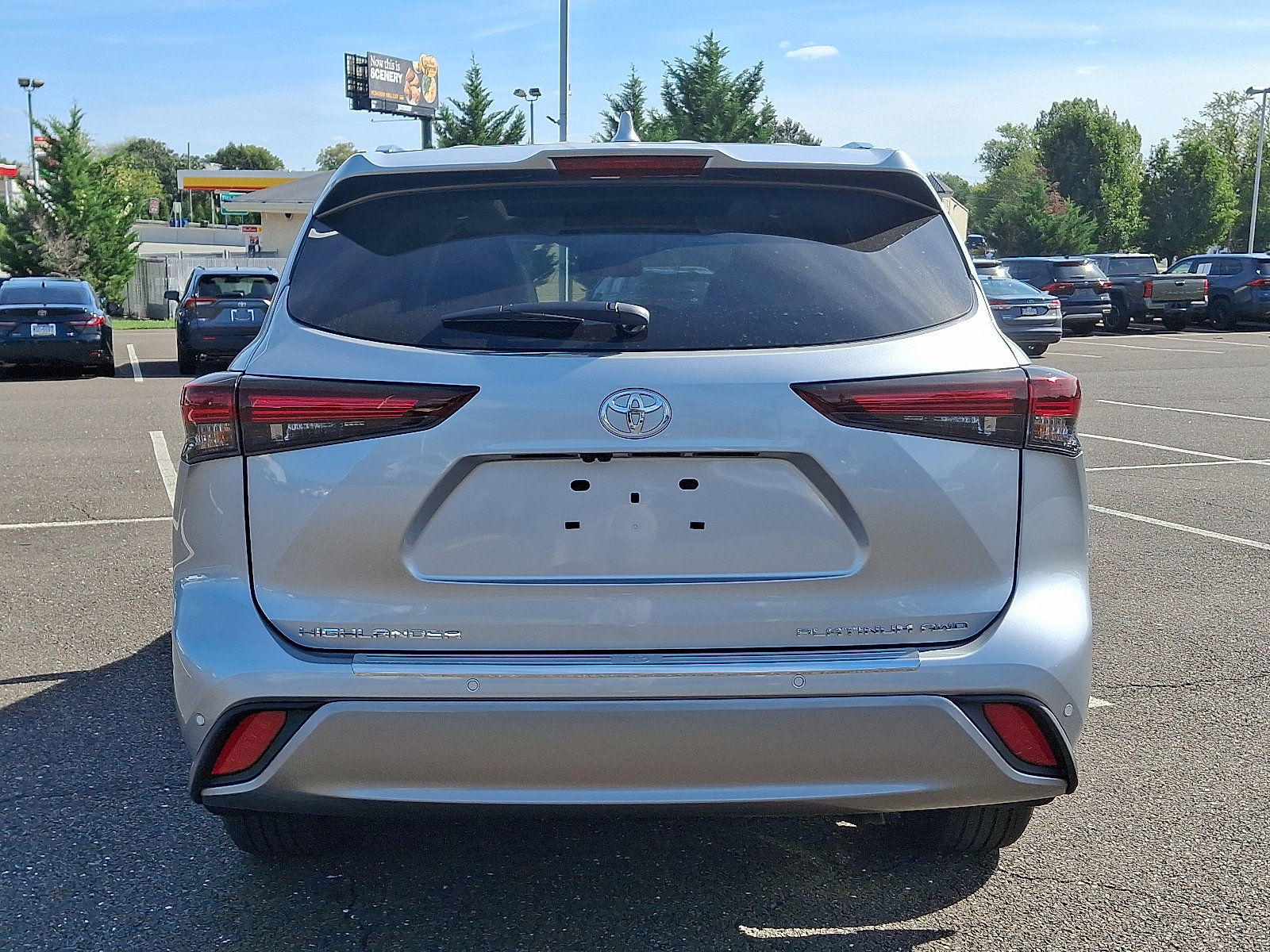 New 2025 Toyota Highlander Platinum image 5
