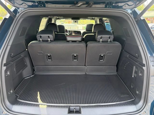 New 2027 Chevrolet Traverse RS w/ LPO, Floor Liner Package AWD/4WD image 16