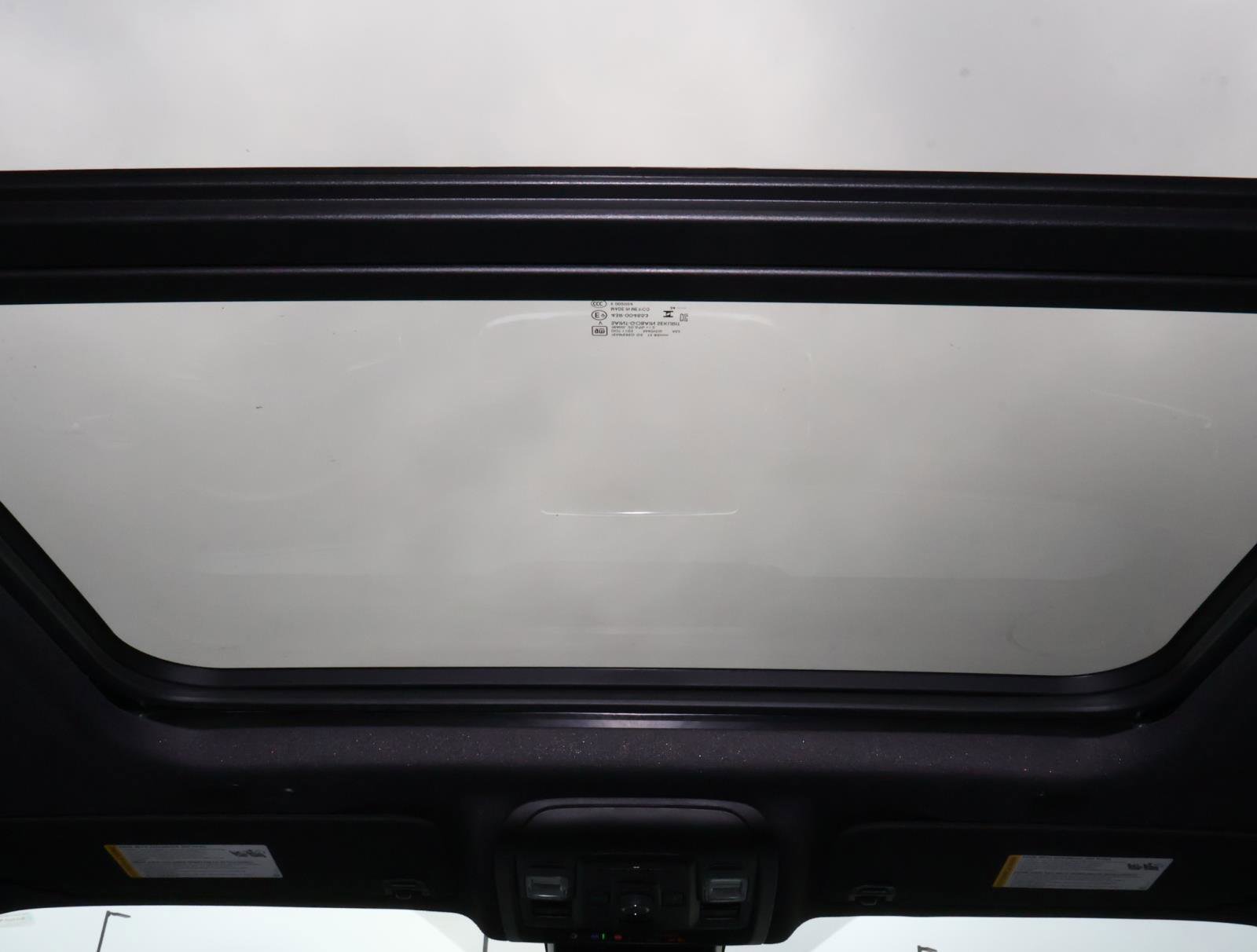 Used 2024 Chevrolet Tahoe Premier w/ Premium Package image 14