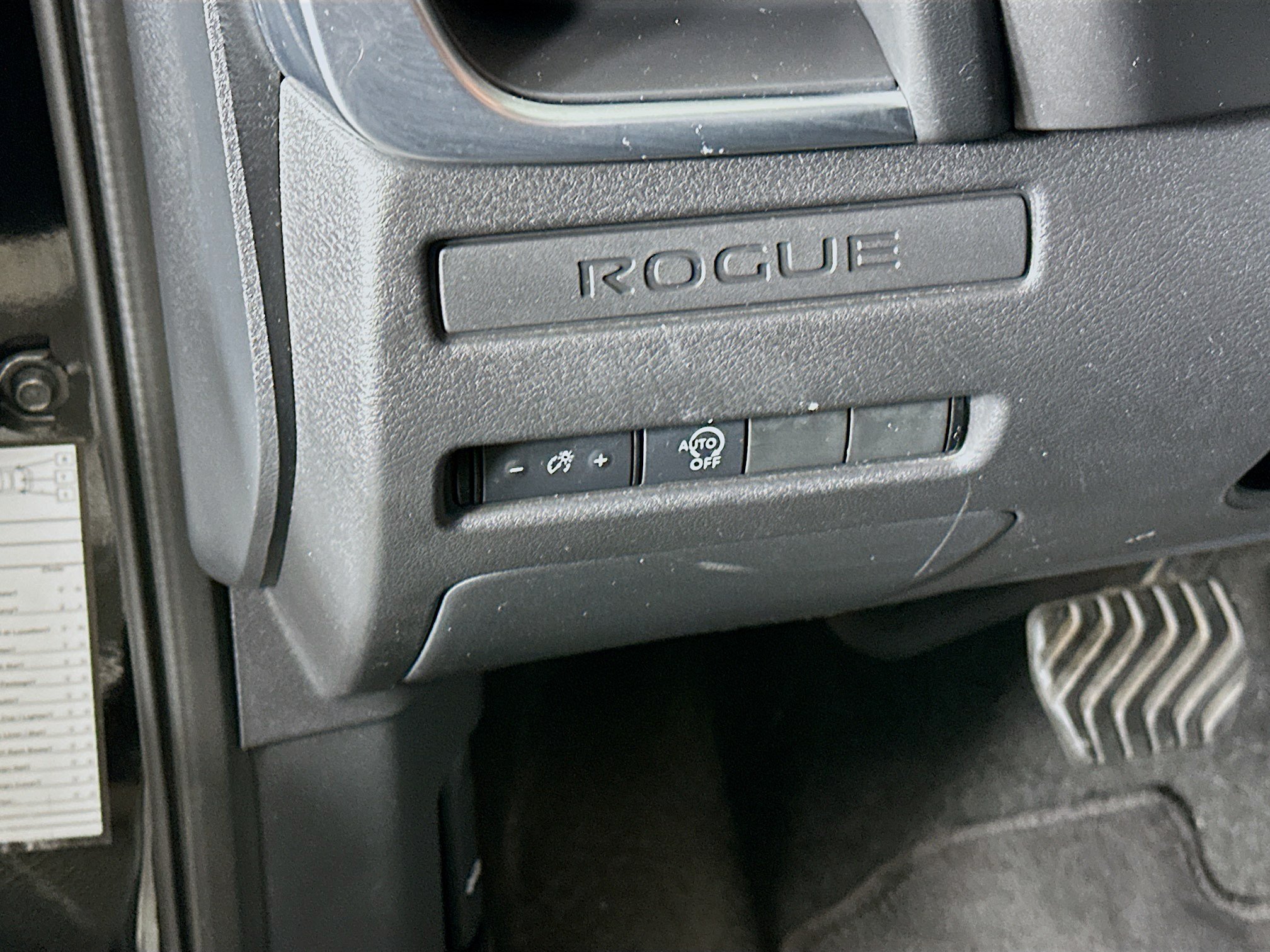 Used 2023 Nissan Rogue S FWD image 17