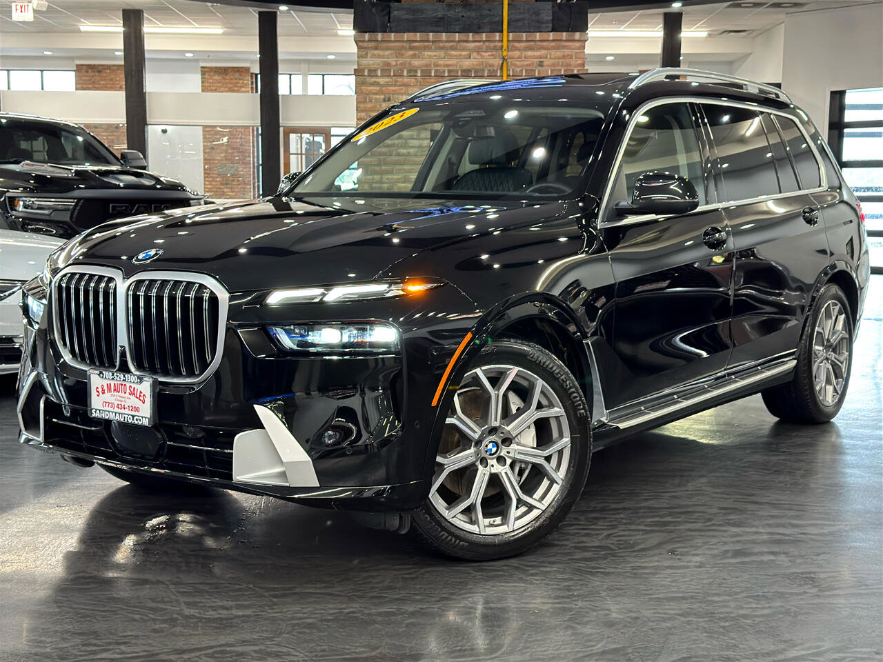 Used 2023 BMW X7 xDrive40i w/ Premium Package image 2