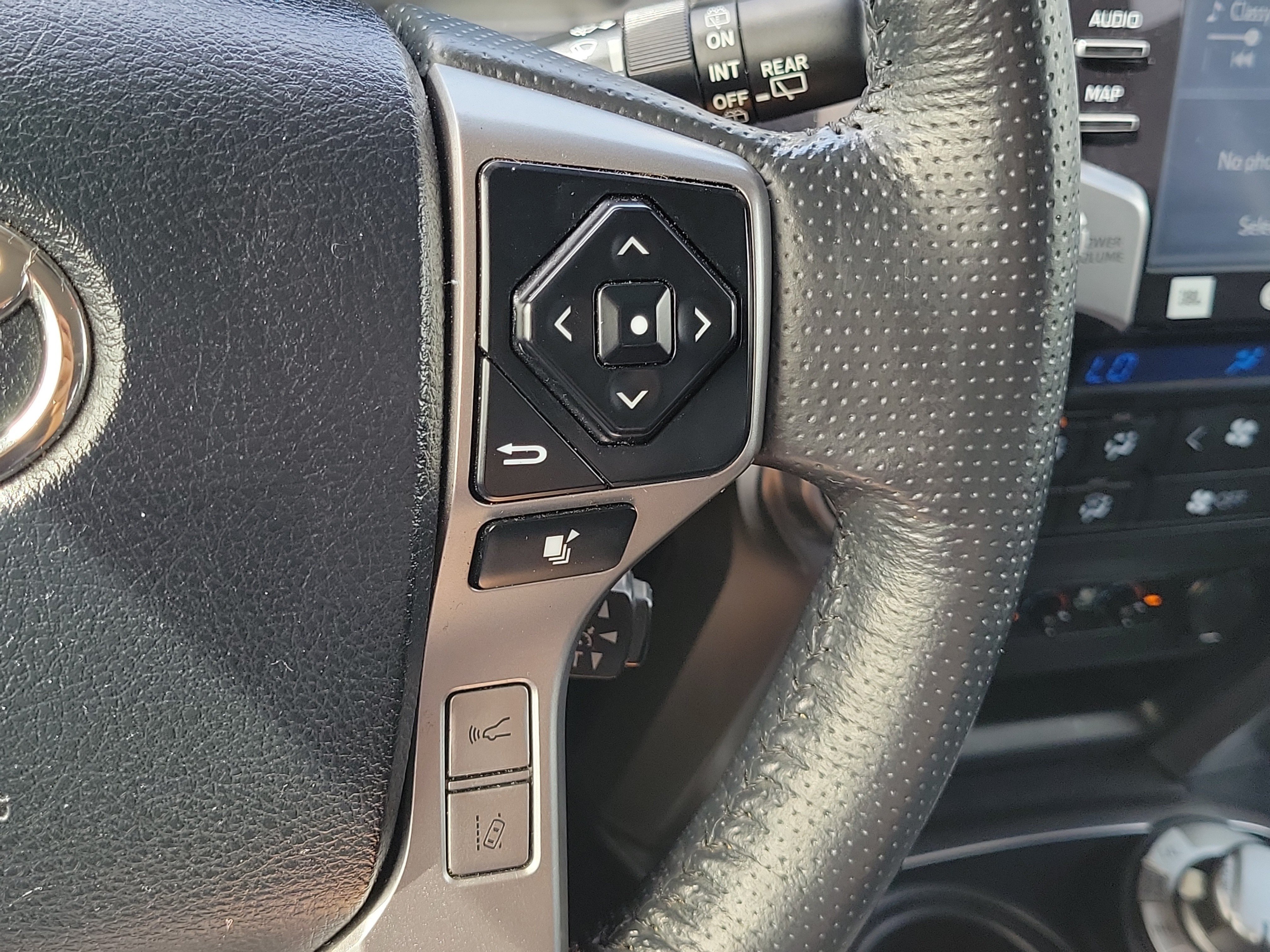 Used 2024 Toyota 4Runner Limited AWD/4WD image 23