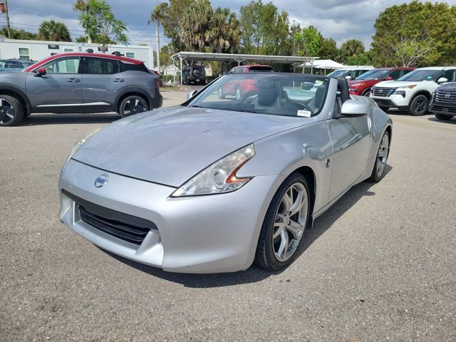 Used 2011 Nissan 370Z Touring w/ Sport Pkg image 9