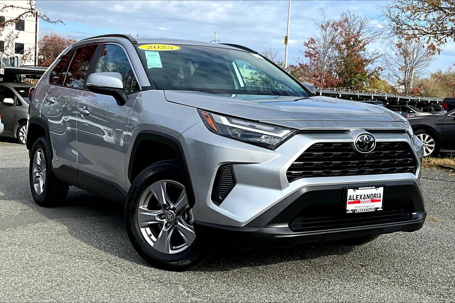 Used 2025 Toyota RAV4 XLE image 2