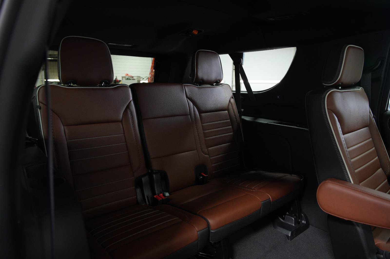 Used 2024 GMC Yukon XL Denali Ultimate AWD/4WD image 17