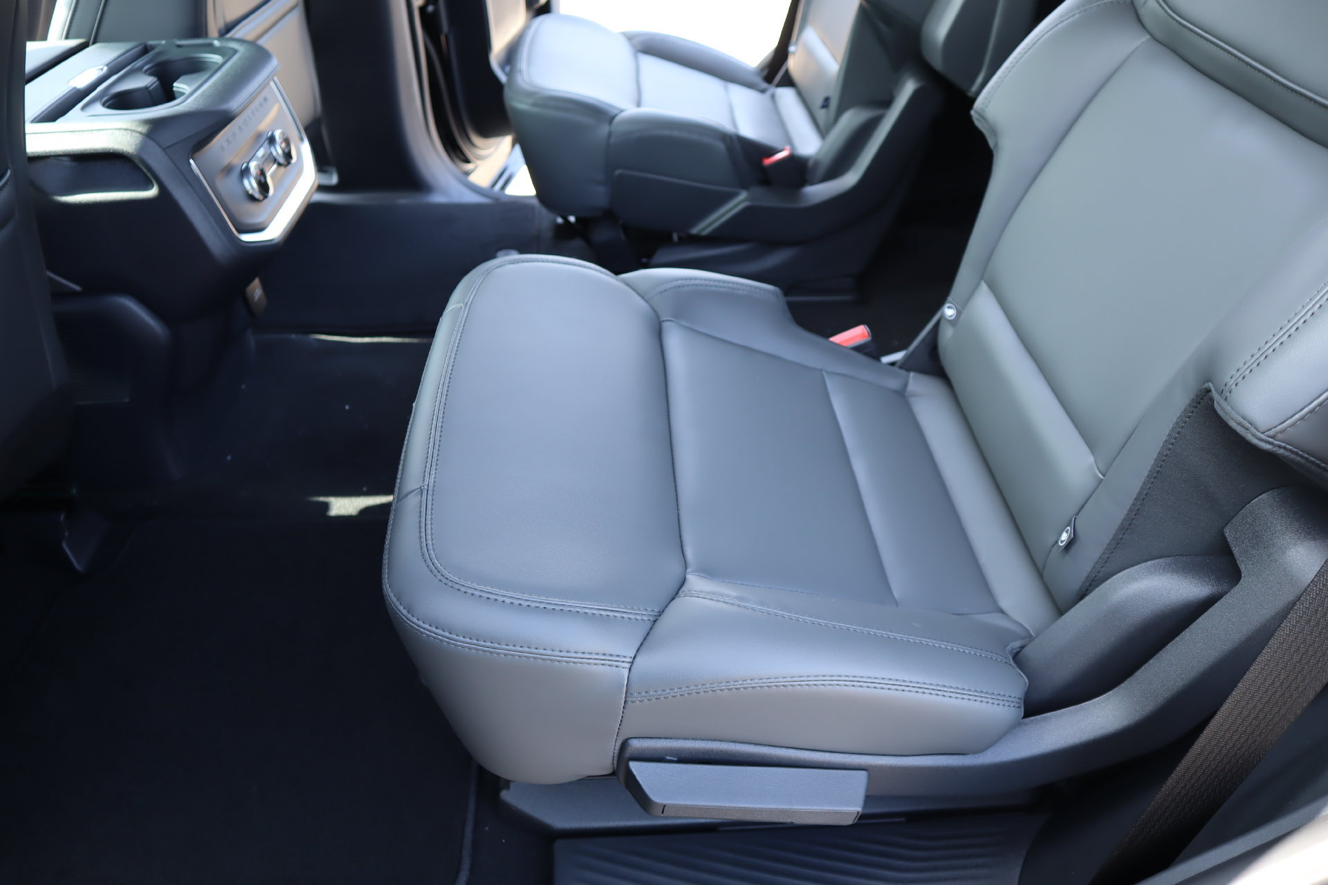 New 2026 Ford Expedition Active AWD/4WD image 15