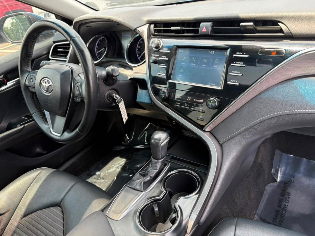 Used 2018 Toyota Camry SE w/ Moonroof Package FWD image 34