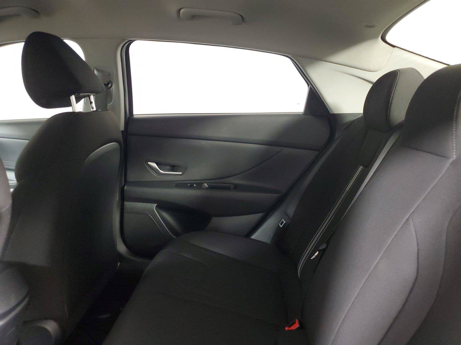 Used 2023 Hyundai Elantra SEL FWD image 9