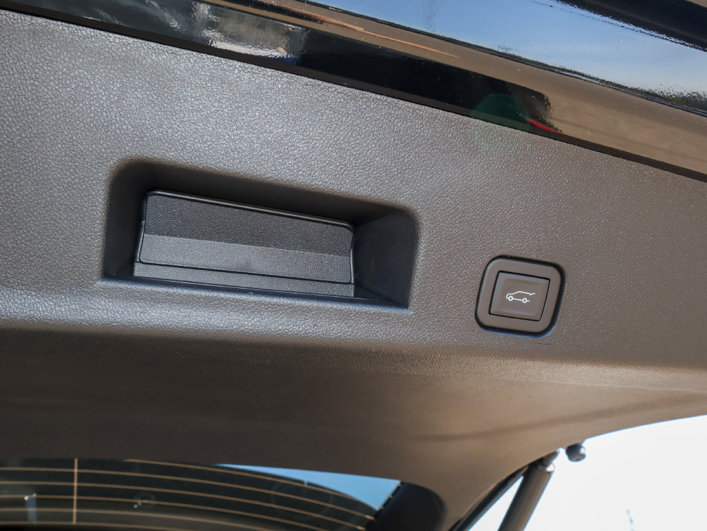 New 2027 GMC Acadia Elevation w/ Elevation Premium Package FWD image 6