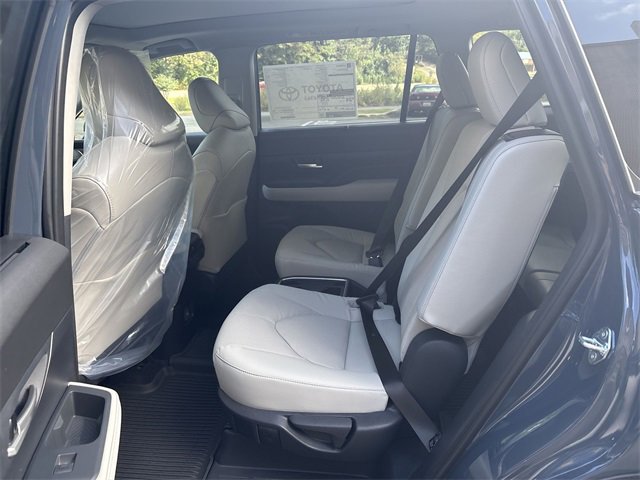 New 2026 Toyota Grand Highlander FWD image 24