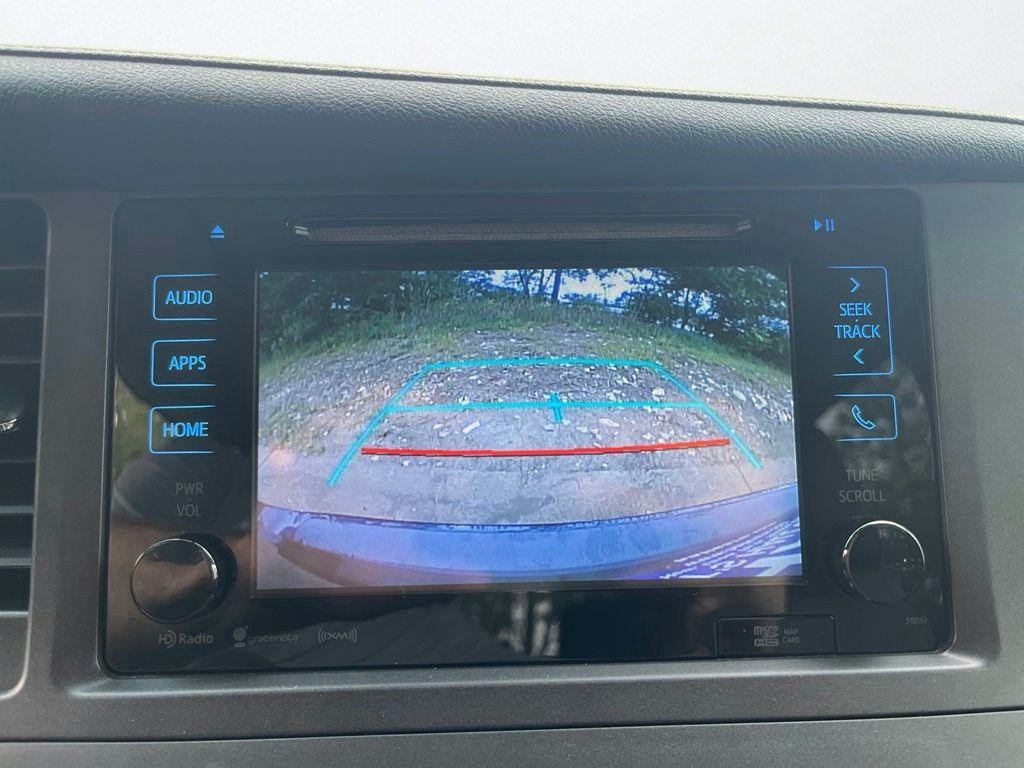 Used 2016 Toyota Sienna SE w/ SE Preferred Package FWD image 18