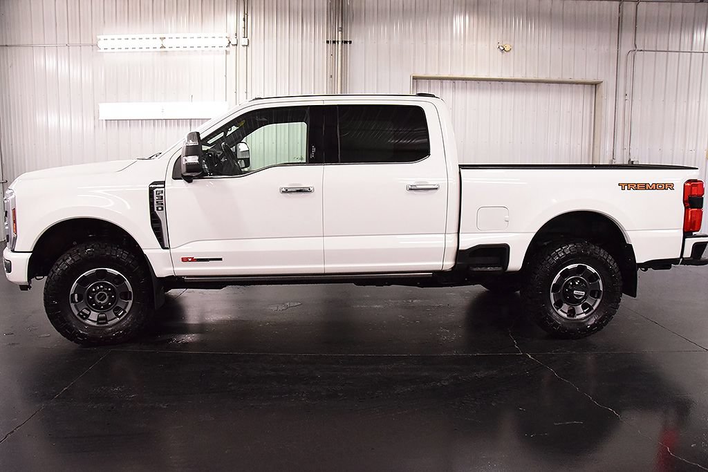 Used 2024 Ford F350 Platinum w/ Tremor Off-Road Package AWD/4WD image 4