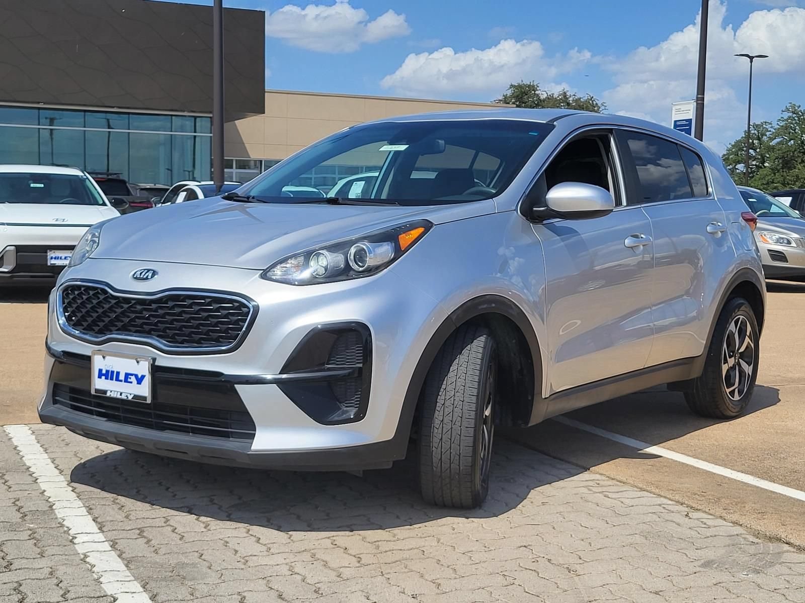 Used 2021 Kia Sportage LX FWD image 2