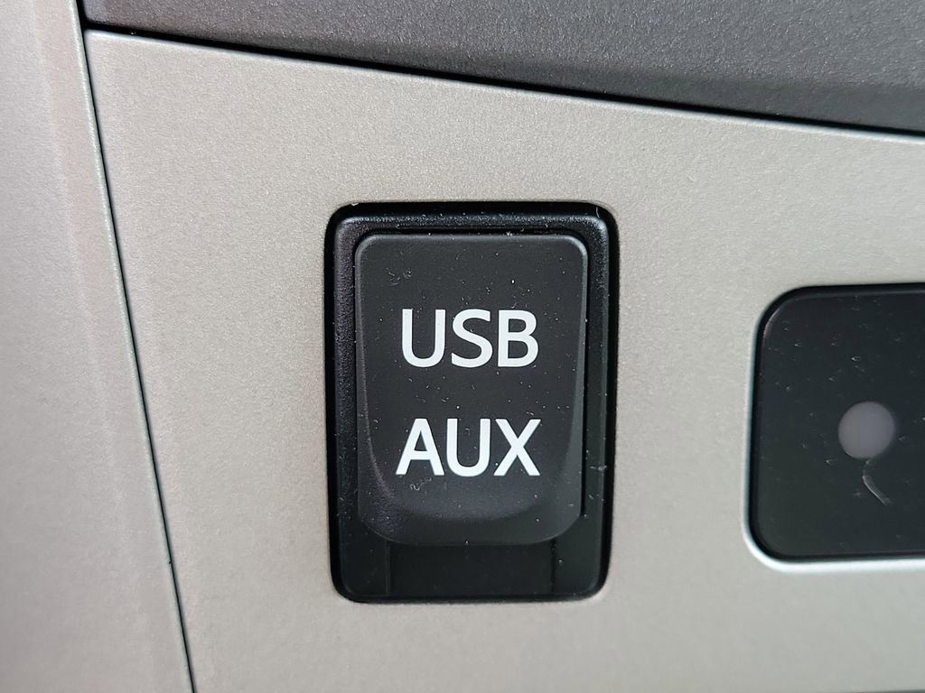 Used 2013 Toyota Corolla LE image 28