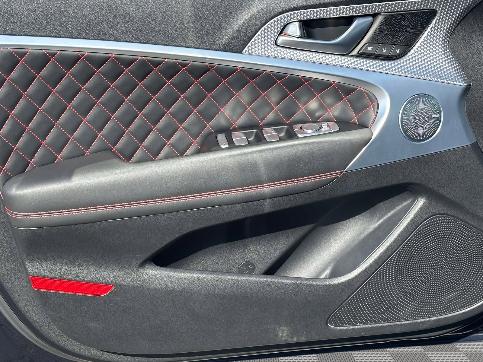 Used 2023 Genesis G70 3.3T w/ Sport Prestige Package image 17