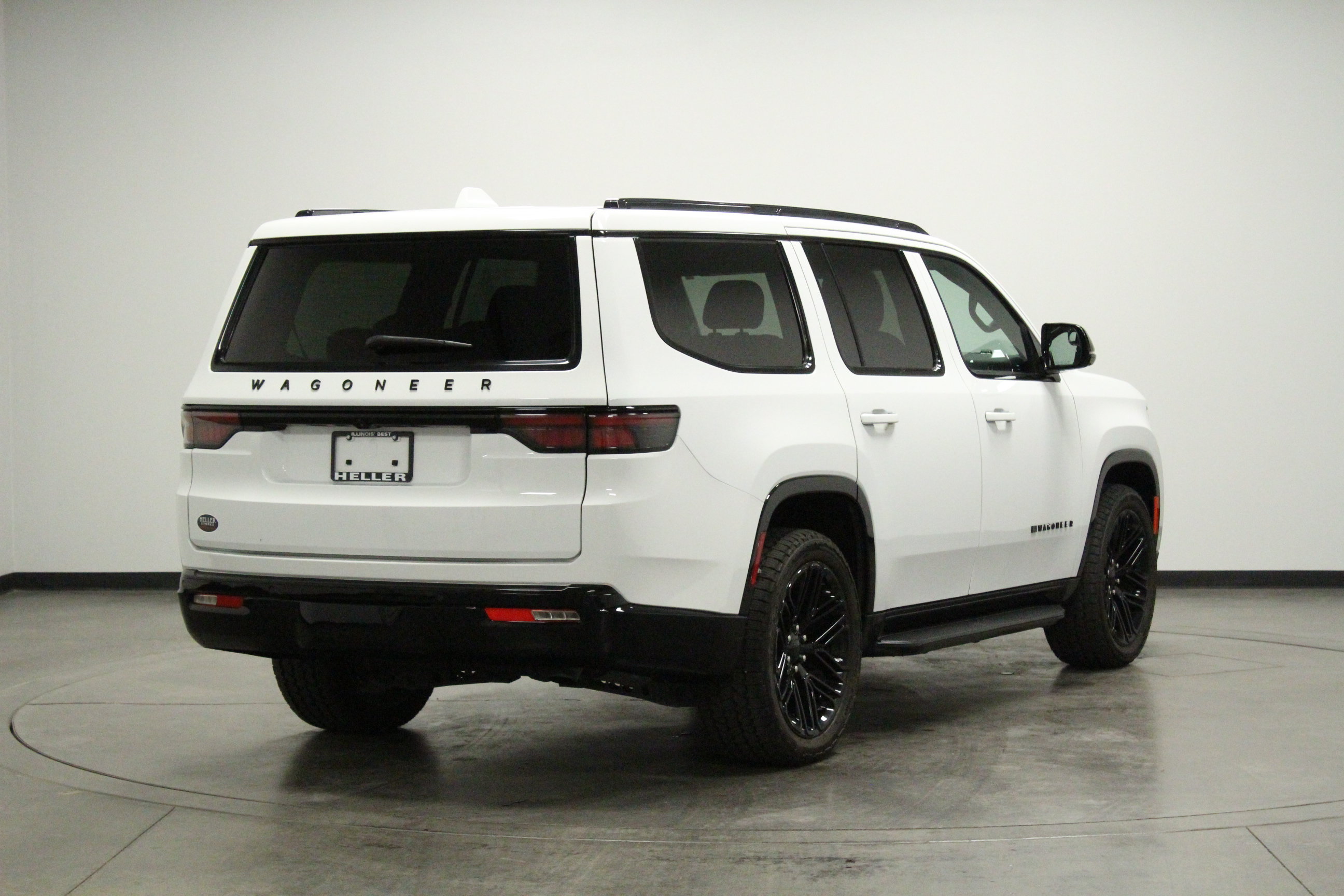 Used 2023 Jeep Wagoneer Series II RWD image 8