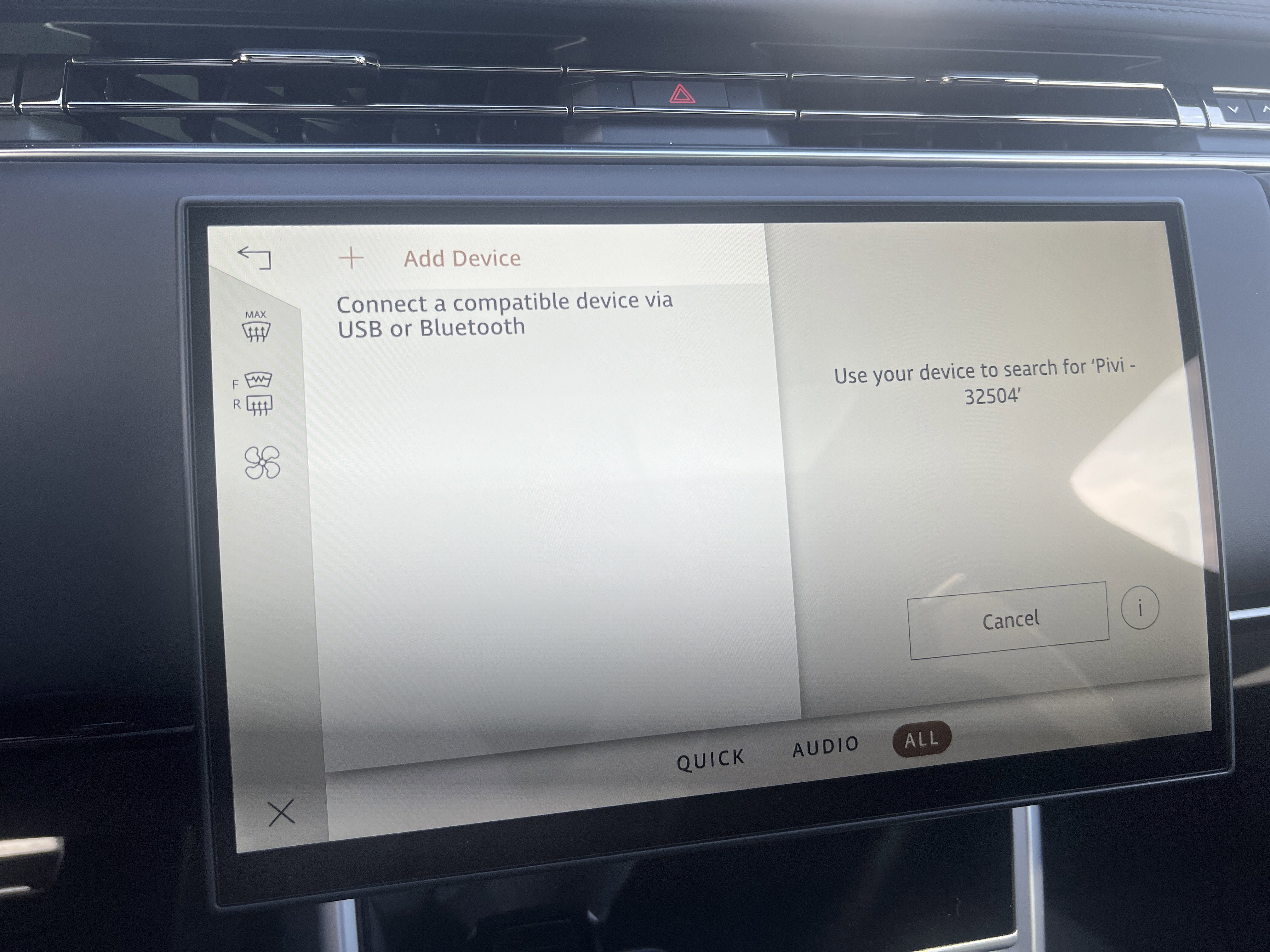 New 2025 Land Rover Range Rover Long Wheelbase SE image 17