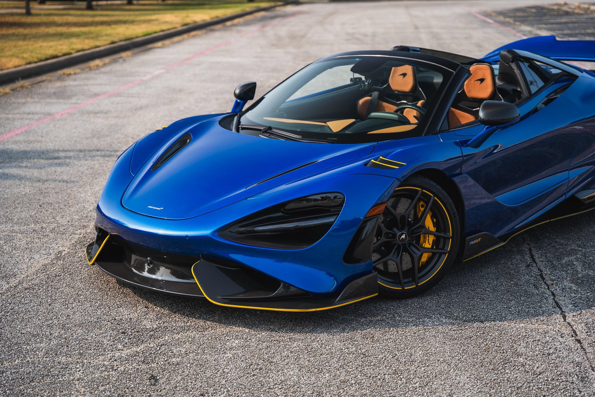 Used 2022 McLaren 765LT RWD image 3