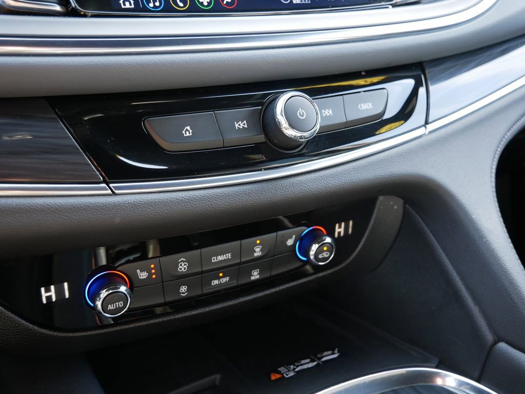 Used 2023 Buick Enclave Essence image 19