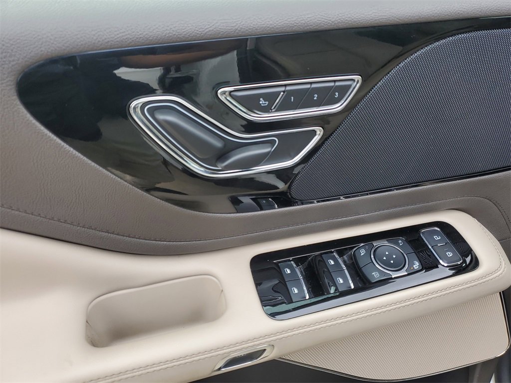 Certified 2023 Lincoln Aviator 2WD w/ Premium Package image 19