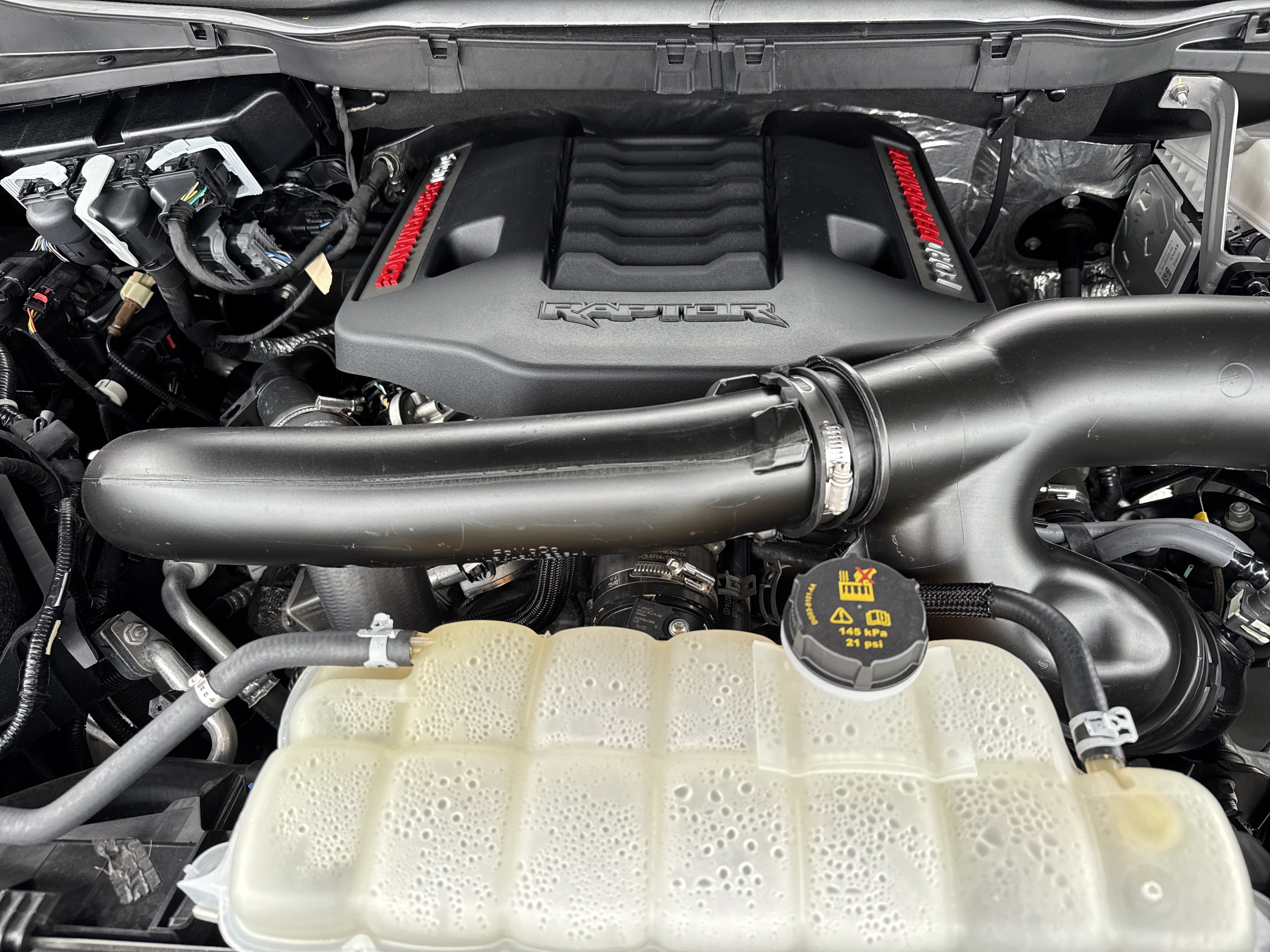 Used 2025 Ford F150 Raptor AWD/4WD image 34