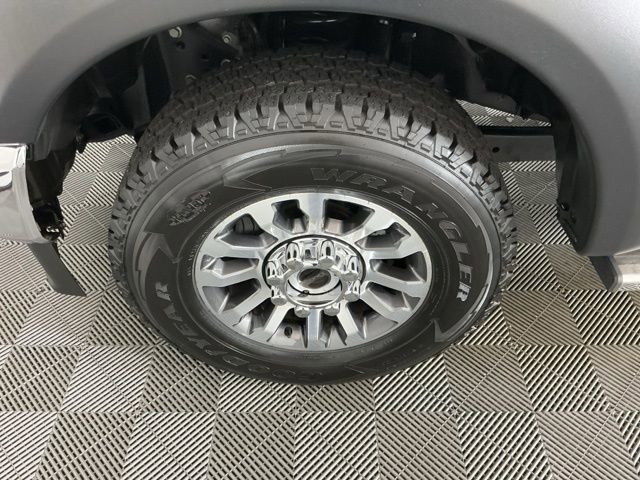 Used 2021 Ford F350 Lariat w/ FX4 Off-Road Package image 28