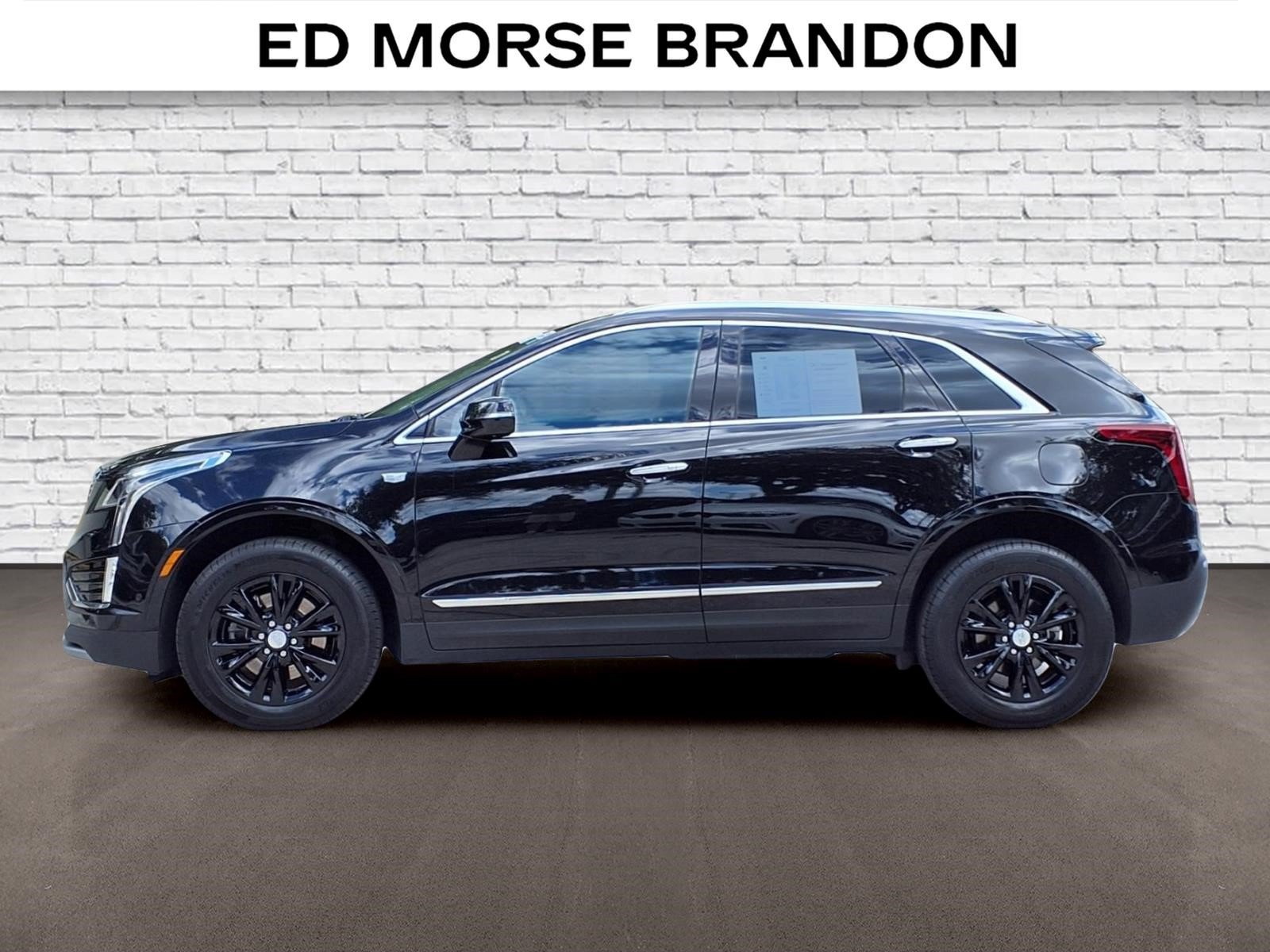 Certified 2023 Cadillac XT5 Premium Luxury w/ Technology Package AWD/4WD image 2