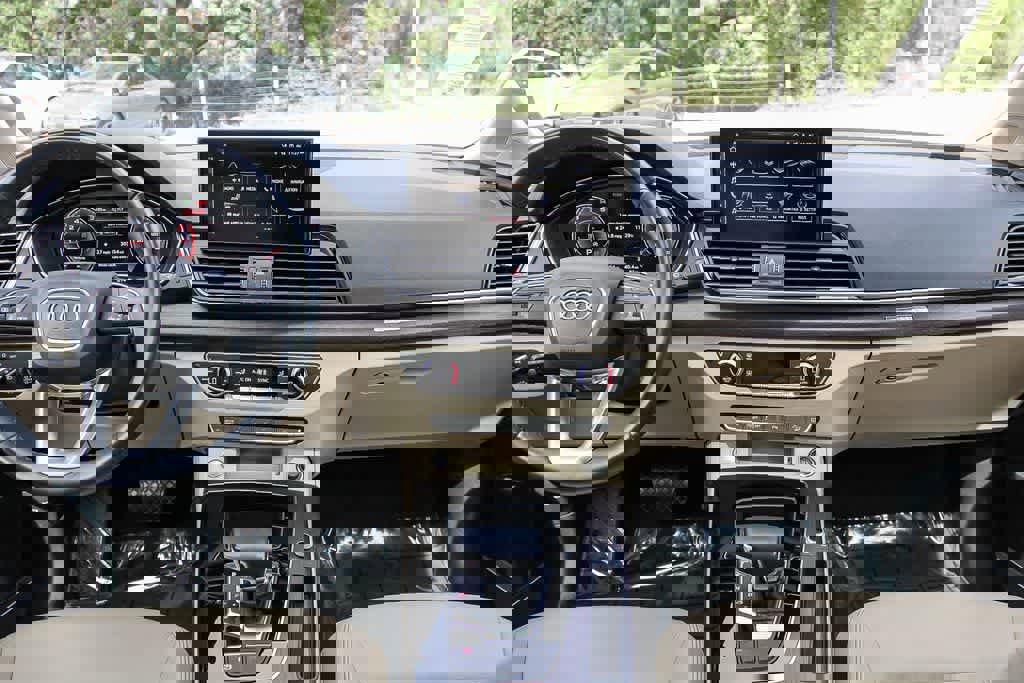 Used 2022 Audi Q5 2.0T Premium Plus w/ Premium Plus Package image 13