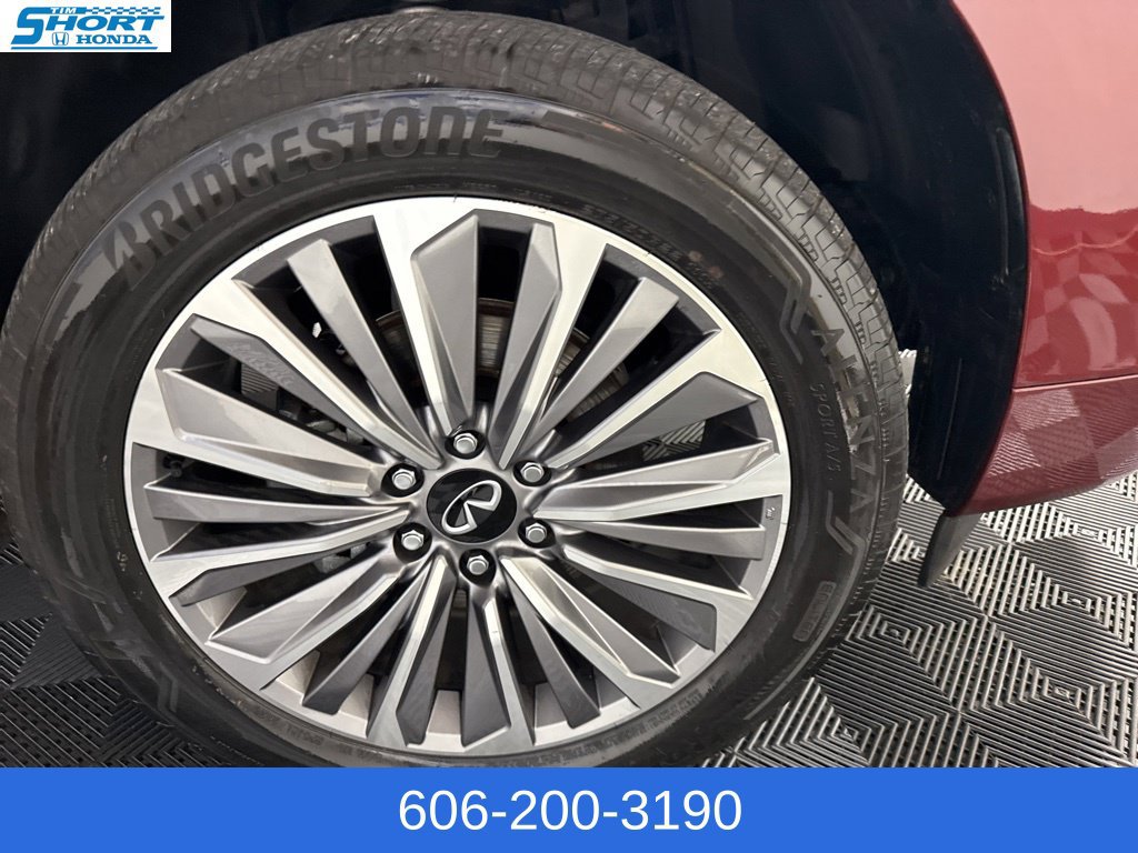 Used 2025 INFINITI QX80 Sensory AWD/4WD image 4