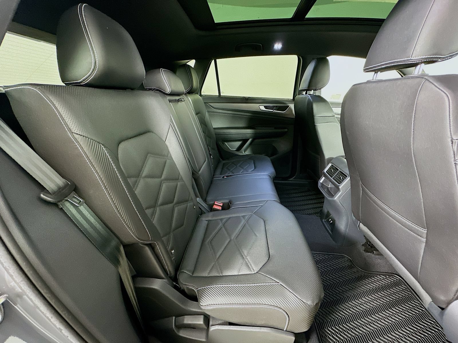 New 2026 Volkswagen Atlas Cross Sport SE AWD/4WD image 42