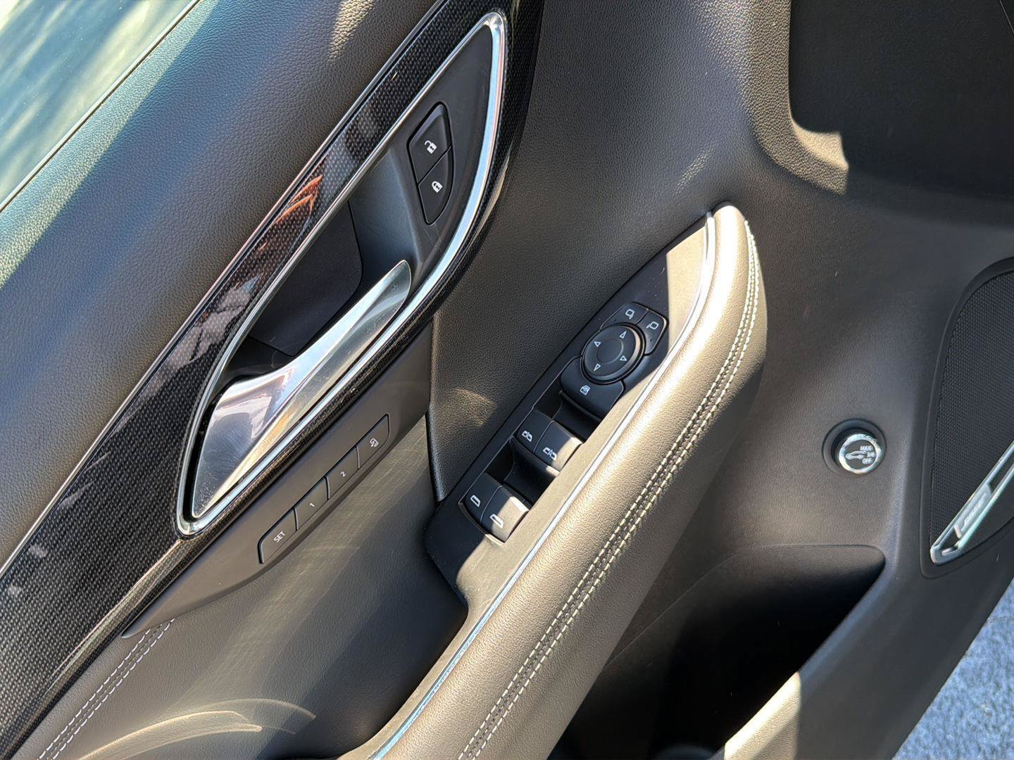 Used 2023 Buick Envision Essence w/ Technology Package I AWD/4WD image 35