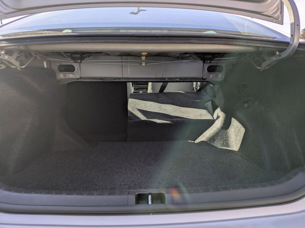 Used 2018 Toyota Corolla LE image 35