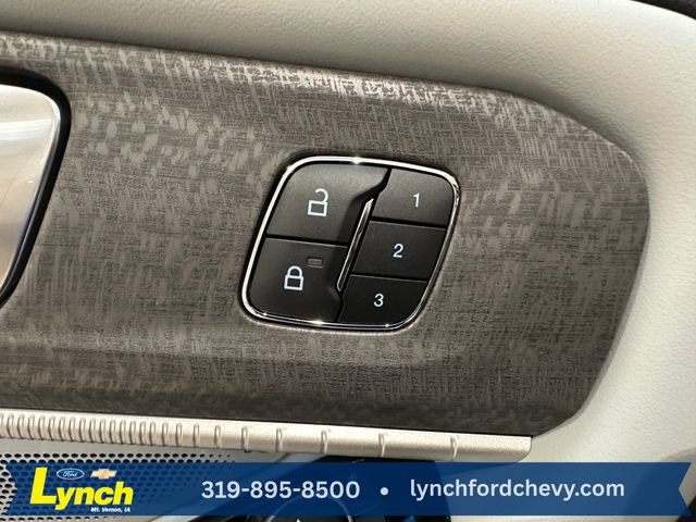 New 2026 Ford Explorer Platinum w/ LUX Leather Package AWD/4WD image 8